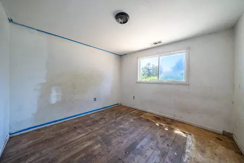 Bedroom - 2631 Irwin Rd, Redding, CA 96002 photo 1 of 4