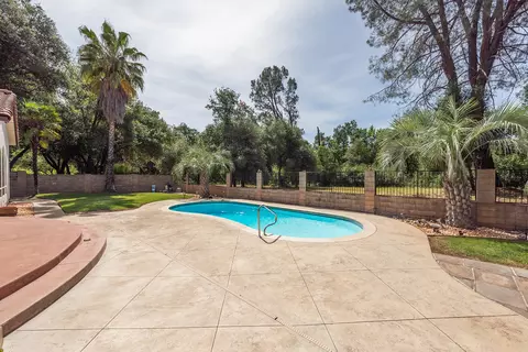 Exterior - 2759 Lake Redding Dr, Redding, CA 96003 photo 9 of 15