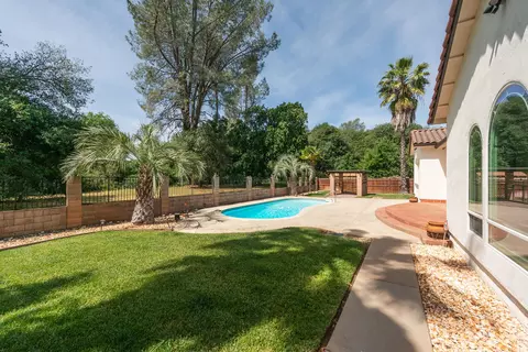 Exterior - 2759 Lake Redding Dr, Redding, CA 96003 photo 11 of 15