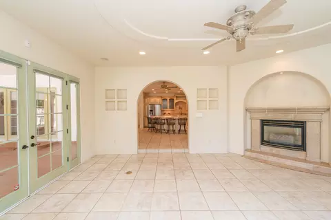 Living - 2759 Lake Redding Dr, Redding, CA 96003 photo 3 of 6