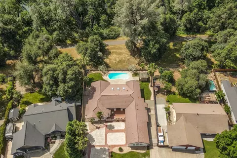 View/Area - 2759 Lake Redding Dr, Redding, CA 96003 photo 6 of 8