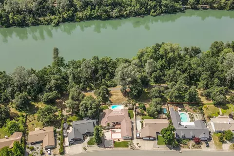 View/Area - 2759 Lake Redding Dr, Redding, CA 96003 photo 4 of 8