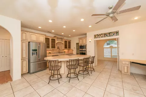 Kitchen - 2759 Lake Redding Dr, Redding, CA 96003 photo 1 of 11