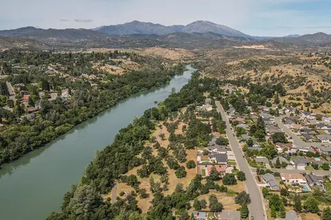 View/Area - 2759 Lake Redding Dr, Redding, CA 96003 photo 3 of 8