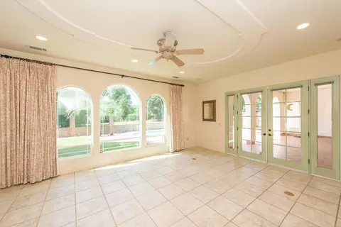 Living - 2759 Lake Redding Dr, Redding, CA 96003 photo 5 of 6