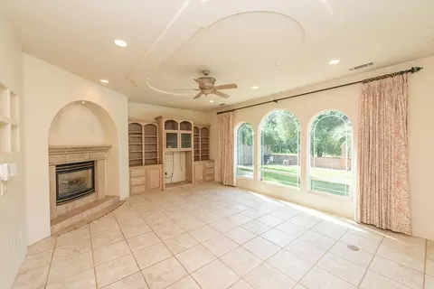 Living - 2759 Lake Redding Dr, Redding, CA 96003 photo 6 of 6