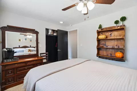 Bedroom - 2151 Wilson Ave, Redding, CA 96002 photo 4 of 4