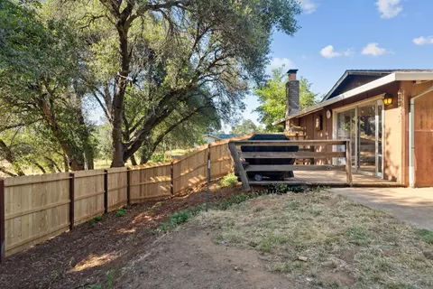 Exterior - 2151 Wilson Ave, Redding, CA 96002 photo 6 of 7