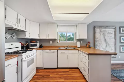 Kitchen - 2151 Wilson Ave, Redding, CA 96002 photo 3 of 3