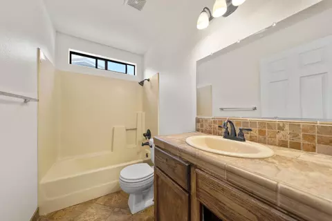 1565 Lacey Ln, Redding, CA 96003 photo 21