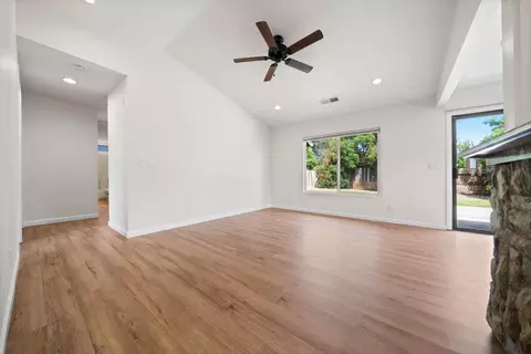1565 Lacey Ln, Redding, CA 96003 photo 5