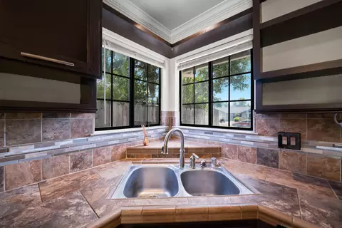 1565 Lacey Ln, Redding, CA 96003 photo 13