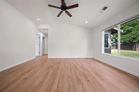 1565 Lacey Ln, Redding, CA 96003 photo 6
