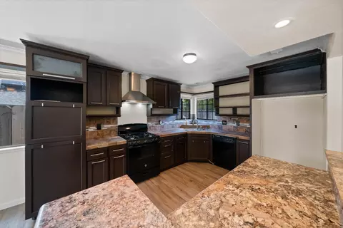 1565 Lacey Ln, Redding, CA 96003 photo 11