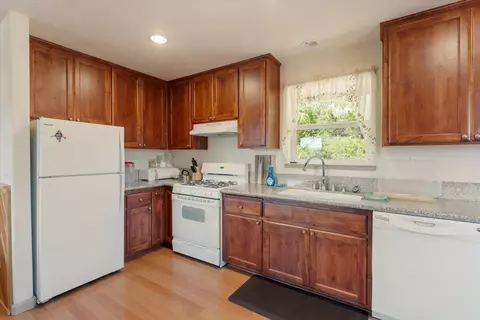Kitchen - 2125 Lava, Mccloud, CA 96057 photo 3 of 3