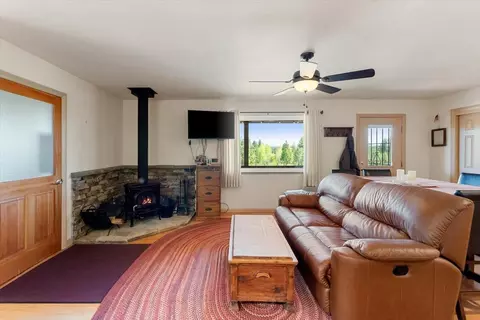 Living - 2125 Lava, Mccloud, CA 96057 photo 3 of 6