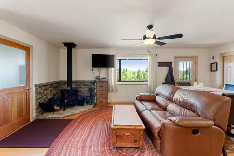 Living - 2125 Lava, Mccloud, CA 96057 photo 4 of 6