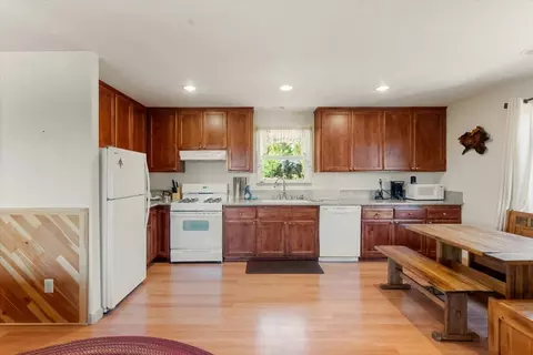 Kitchen - 2125 Lava, Mccloud, CA 96057 photo 2 of 3