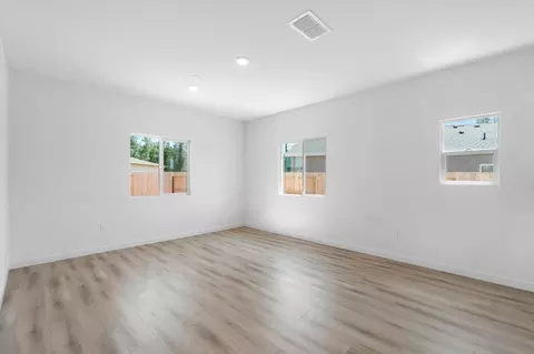 5555 Feathers Ave, Redding, CA 96002 photo 8