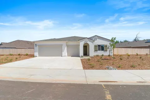 5555 Feathers Ave, Redding, CA 96002