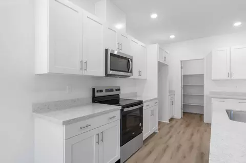 5555 Feathers Ave, Redding, CA 96002 photo 6