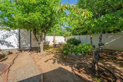 1366 Carla Cir, Redding, CA 96003 photo 40