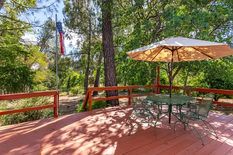 4081 Remington Dr, Redding, CA 96001 photo 2