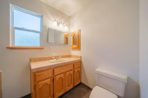 Bath - 13645 Gloria Ter, Redding, CA 96003 photo 1 of 2