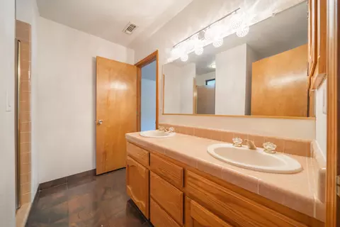 Bath - 13645 Gloria Ter, Redding, CA 96003 photo 2 of 2