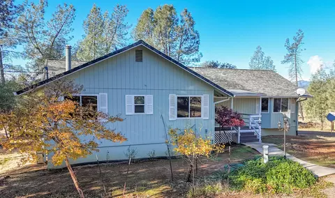 Exterior - 13645 Gloria Ter, Redding, CA 96003 photo 10 of 13