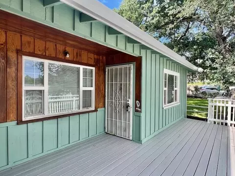 Exterior - 1605 Mesa St, Redding, CA 96001 photo 1 of 4