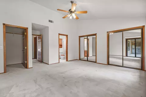 Bedroom - 1152 Edgewood Dr, Redding, CA 96003 photo 3 of 10