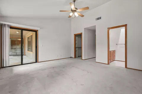 Bedroom - 1152 Edgewood Dr, Redding, CA 96003 photo 4 of 10
