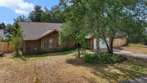 Exterior - 1152 Edgewood Dr, Redding, CA 96003 photo 6 of 8