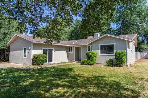 20520 Duryee Ln, Redding, CA 96002