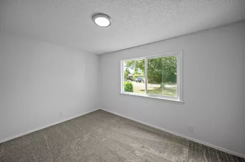 Bedroom - 20520 Duryee Ln, Redding, CA 96002 photo 6 of 6