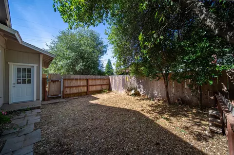 Exterior - 20520 Duryee Ln, Redding, CA 96002 photo 6 of 9