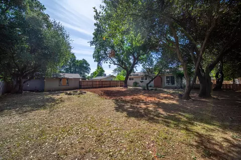 Exterior - 20520 Duryee Ln, Redding, CA 96002 photo 7 of 9
