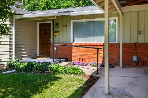 2722 Russell St, Redding, CA 96001 photo 1