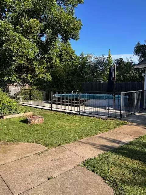 Exterior - 2046 Silverfield Loop, Redding, CA 96002 photo 4 of 4
