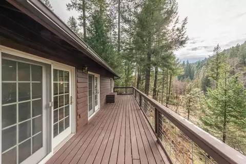 540 Lost Bridge Rd, Lewiston, CA 96052
