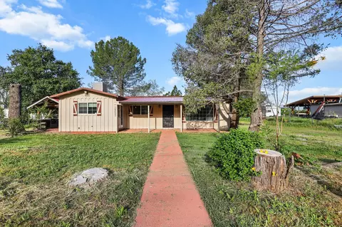 10262 Salmon Creek Rd, Redding, CA 96003