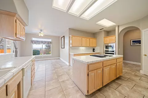 Kitchen - 1063 River Ridge Dr, Redding, CA 96003 photo 3 of 3