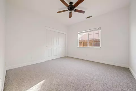 Bedroom - 1063 River Ridge Dr, Redding, CA 96003 photo 2 of 3