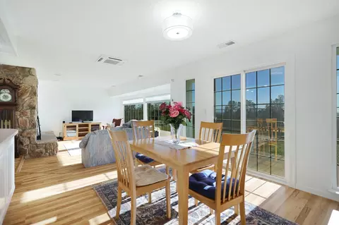 Dining - 3050 Ryan Ln, Redding, CA 96003 photo 2 of 2