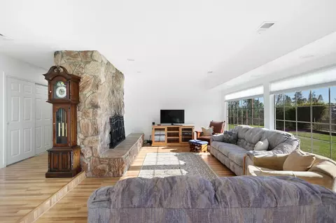 Living - 3050 Ryan Ln, Redding, CA 96003 photo 1 of 2