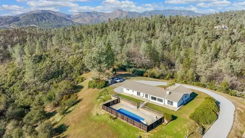 View/Area - 3050 Ryan Ln, Redding, CA 96003 photo 2 of 2