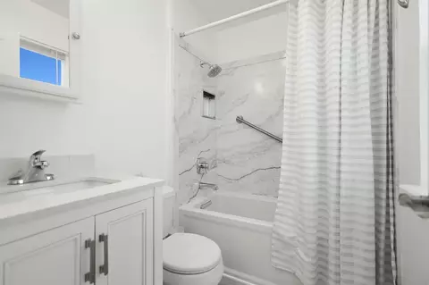Bath - 3050 Ryan Ln, Redding, CA 96003 photo 1 of 3