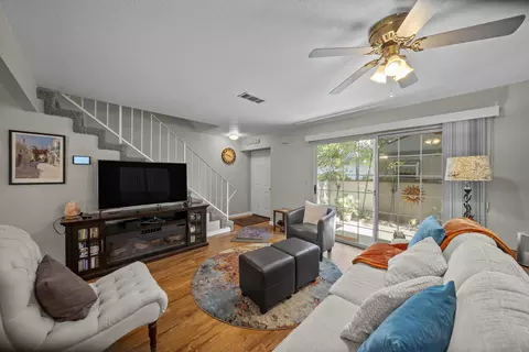 Living - 200 Ridgetop Dr # 26, Redding, CA 96003 photo 1 of 3