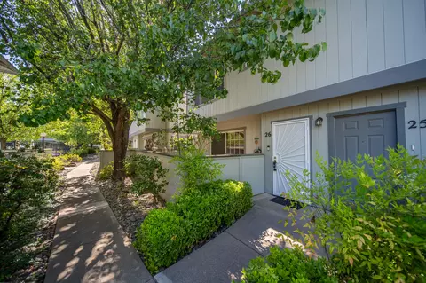200 Ridgetop Dr # 26, Redding, CA 96003